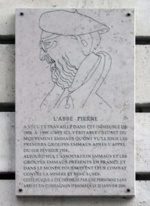 Plaque commémorative Abbé Pierre